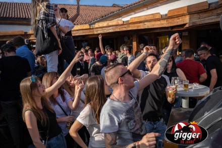Giggo2104-76